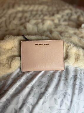 MICHAEL KORS Pale Blush Pink Leather Zip Wallet